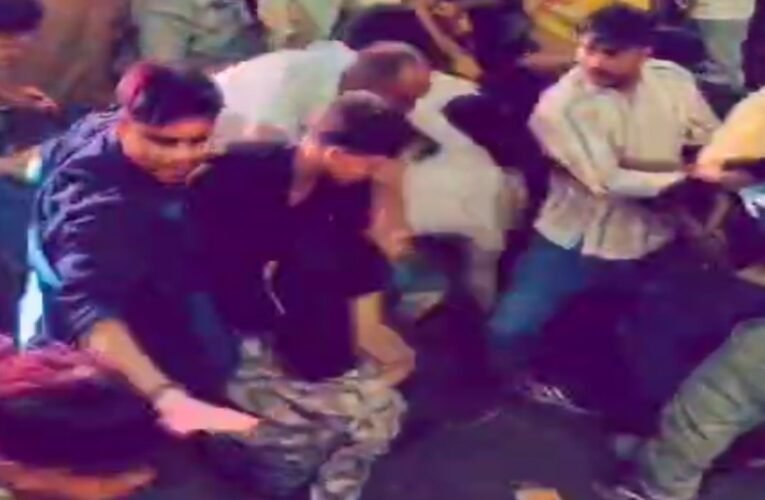 चक्रधरपुर में दुर्गा पूजा विसर्जन के दौरान चाकूबाजी, सात युवक घायल; एक की हालत गंभीर