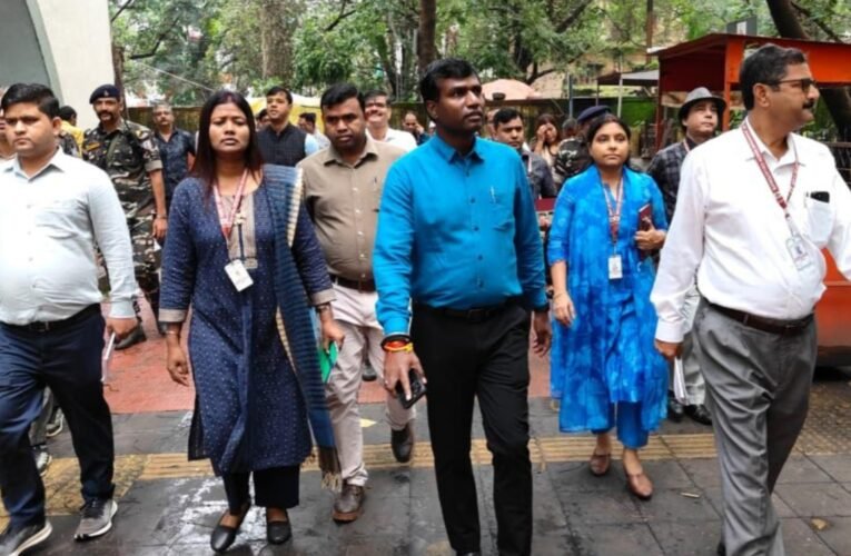समाहरणालय का औचक निरीक्षण: उपायुक्त ने दी पारदर्शिता और कार्यकुशलता पर जोर