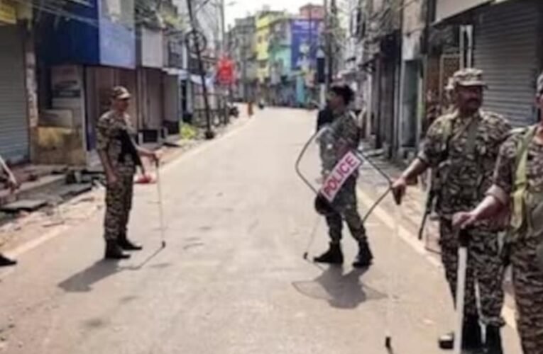 कटक में दुर्गा विसर्जन शोभायात्रा पर पथराव, लाठीचार्ज के बाद तनाव; 24 घंटे इंटरनेट बंद, VHP का 6 अक्टूबर को बंद का ऐलान