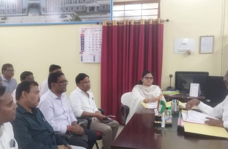 सिमडेगा में जल स्रोतों के संरक्षण पर डालसा की महत्वपूर्ण बैठक