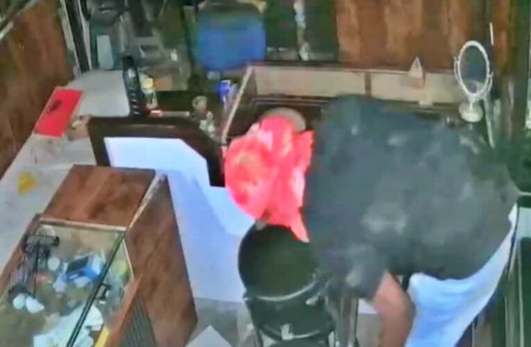 रामगढ़ में ज्वेलरी शॉप में सेंधमारी, लाखों के गहने लेकर चोर फरार