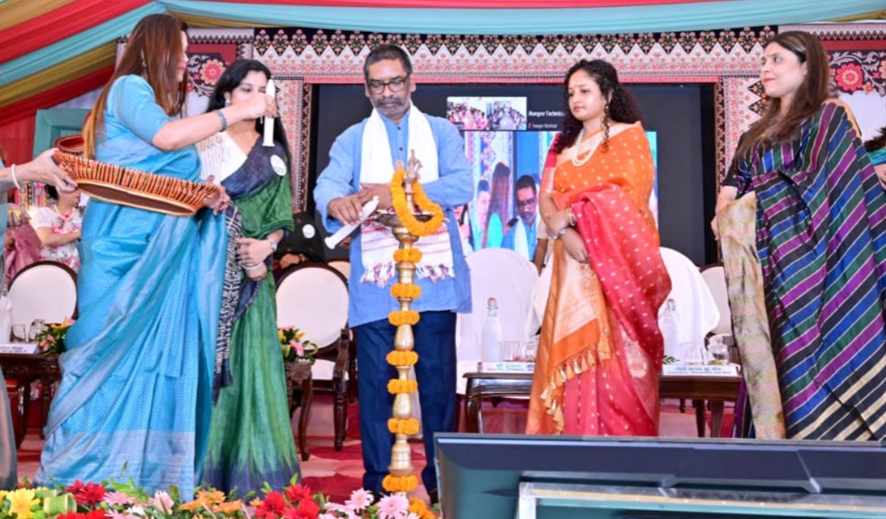 मुख्यमंत्री हेमन्त सोरेन ने रांची में जेसोवा दिवाली मेला-2025 का किया उद्घाटन 4 20251009 161759