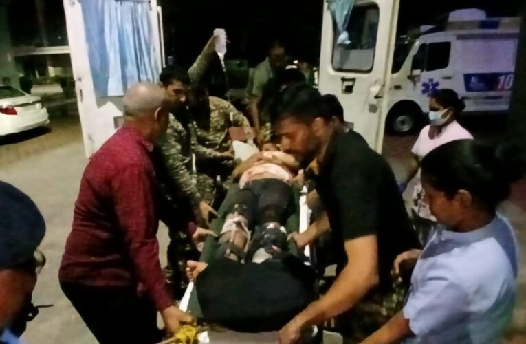 सारंडा जंगल में नक्सलियों का तांडव: आईईडी ब्लास्ट से सीआरपीएफ इंस्पेक्टर घायल, पुलिया को भी उड़ाया