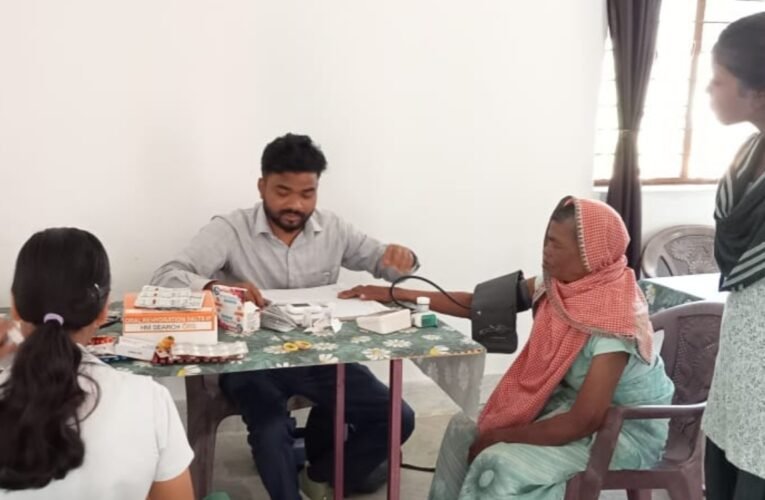 वृद्धा आश्रम में स्वास्थ्य जांच शिविर का आयोजन, निःशुल्क दवाइयां वितरित