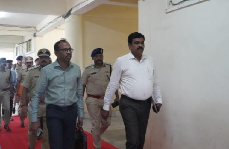 मुख्य निर्वाचन पदाधिकारी ने की घाटशिला विधानसभा उपचुनाव 2025 की समीक्षा, मतदाताओं की सुविधा पर जोर