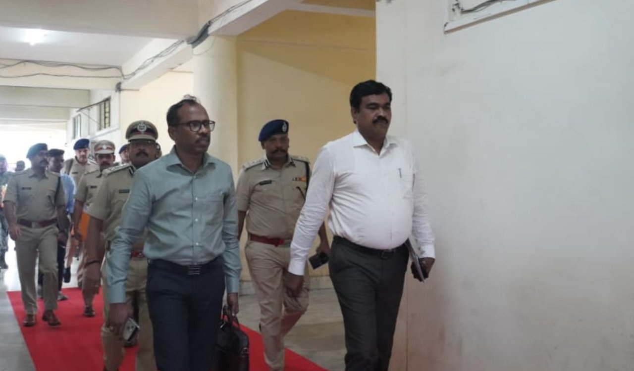 मुख्य निर्वाचन पदाधिकारी ने की घाटशिला विधानसभा उपचुनाव 2025 की समीक्षा, मतदाताओं की सुविधा पर जोर 3 20251012 191834