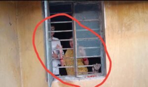 बोकारो में सनसनीखेज मामला: प्रॉपर्टी के लालच में 71 वर्षीय मां और 48 वर्षीय बेटे को 15 महीने तक बंद कमरे में बंधक बनाकर रखा .. 7 20251014 141912