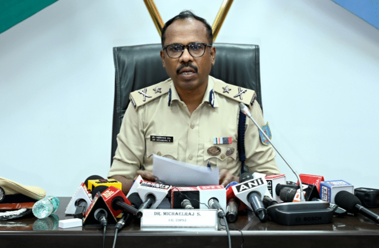 झारखंड पुलिस की नक्सल और साइबर अपराध के खिलाफ बड़ी कार्रवाई: 2025 में 157 हथियार बरामद, 266 नक्सली गिरफ्तार