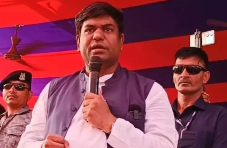 महागठबंधन में मुकेश सहनी को लेकर तनाव बरकरार, शाम 4 बजे प्रेस कॉन्फ्रेंस में बड़ा ऐलान संभव