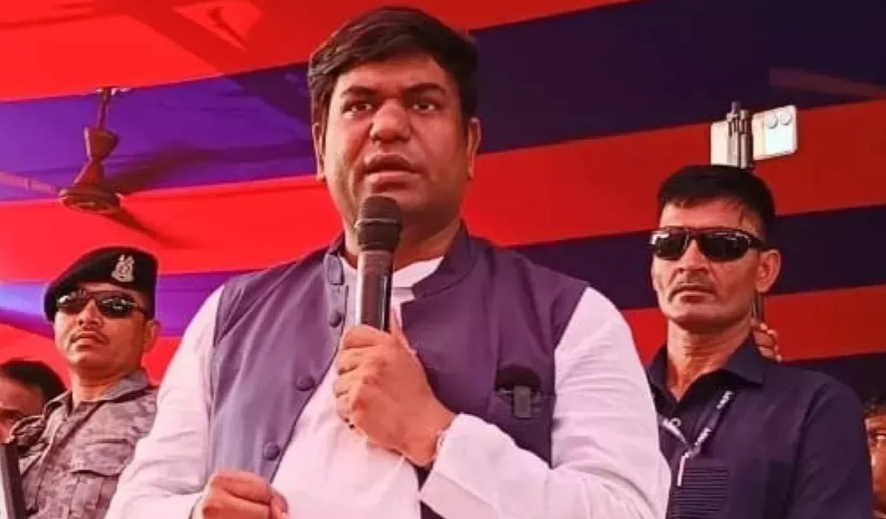 महागठबंधन में मुकेश सहनी को लेकर तनाव बरकरार, शाम 4 बजे प्रेस कॉन्फ्रेंस में बड़ा ऐलान संभव 20251016_151442