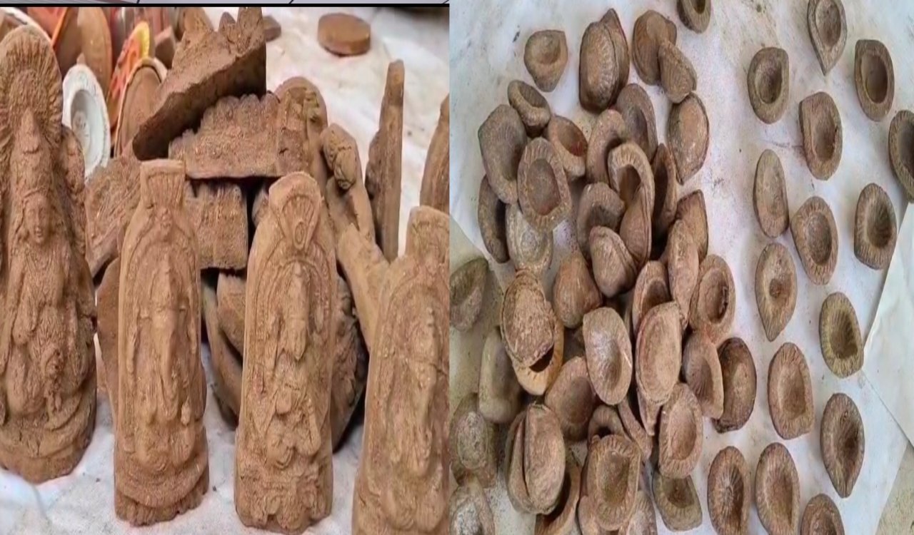 कोडरमा में गोबर से बने दीये और मूर्तियां बनीं दीपावली की शान, ग्रामीण महिलाएं दिखा रहीं आत्मनिर्भरता की राह 4 20251018 124448