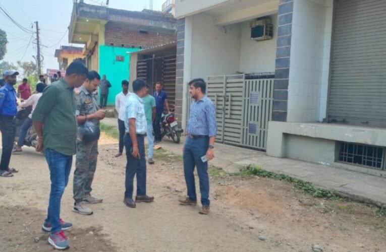 रामगढ़ में बजाज शोरूम में सेंधमारी, 5 लाख रुपये नकद गायब , धनतेरस में हुई बिक्री के थे रुपये