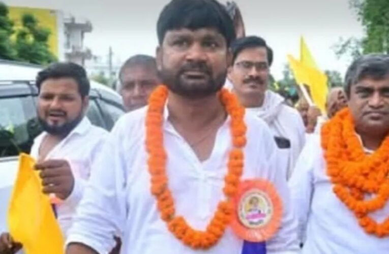 बिहार चुनाव 2025: सासाराम से RJD प्रत्याशी सत्येंद्र साह नामांकन भरते ही गिरफ्तार, 21 साल पुराने डकैती मामले में झारखंड पुलिस का एक्शन