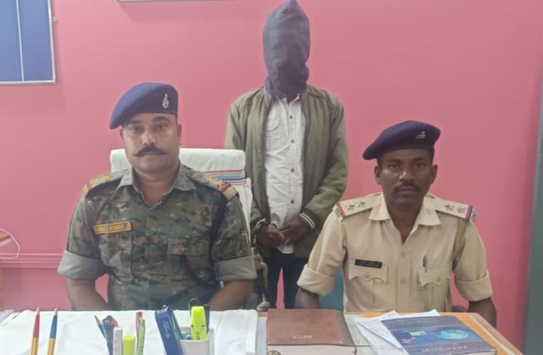 लोहरदगा पुलिस की बड़ी कार्रवाई: अवैध हथियार के साथ एक गिरफ्तार