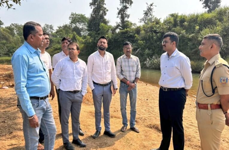 लातेहार: छठ महापर्व की तैयारियों का जायजा, उपायुक्त और पुलिस अधीक्षक ने किया घाटों का निरीक्षण