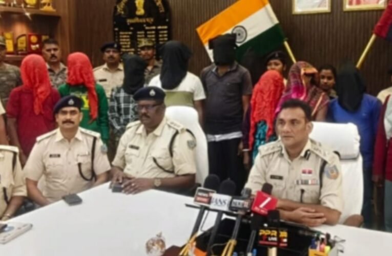 लूटपाट के 11 उपद्रवी गिरफ्तार, कुछ की तलाश जारी; पुलिस पर भी हमले का आरोप