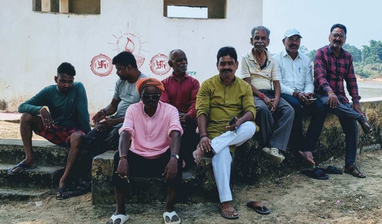 छठ महापर्व की तैयारियां युद्ध स्तर पर शुरू, शंख नदी छठ घाट पर सुविधाओं का लिया गया जायजा 6 20251022 203725