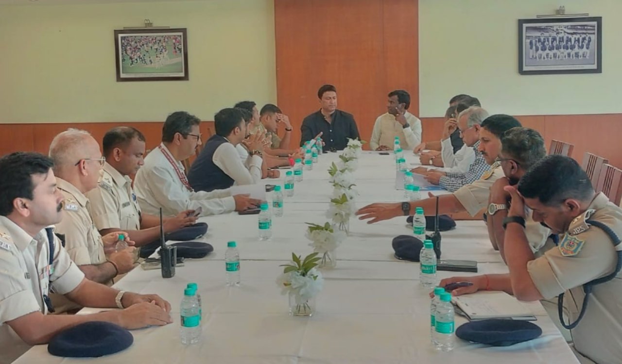 भारत-दक्षिण अफ्रीका वनडे मैच की तैयारियों को लेकर जेएससीए और रांची जिला प्रशासन की हुई महत्वपूर्ण बैठक 2 20251022 214125