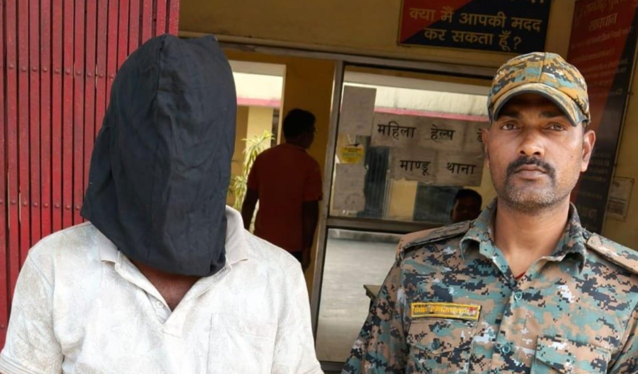 रामगढ़ पुलिस ने अवैध कोयला लदे ट्रक समेत मालिक को पकड़ा, चालक फरार 3 20251023 215731