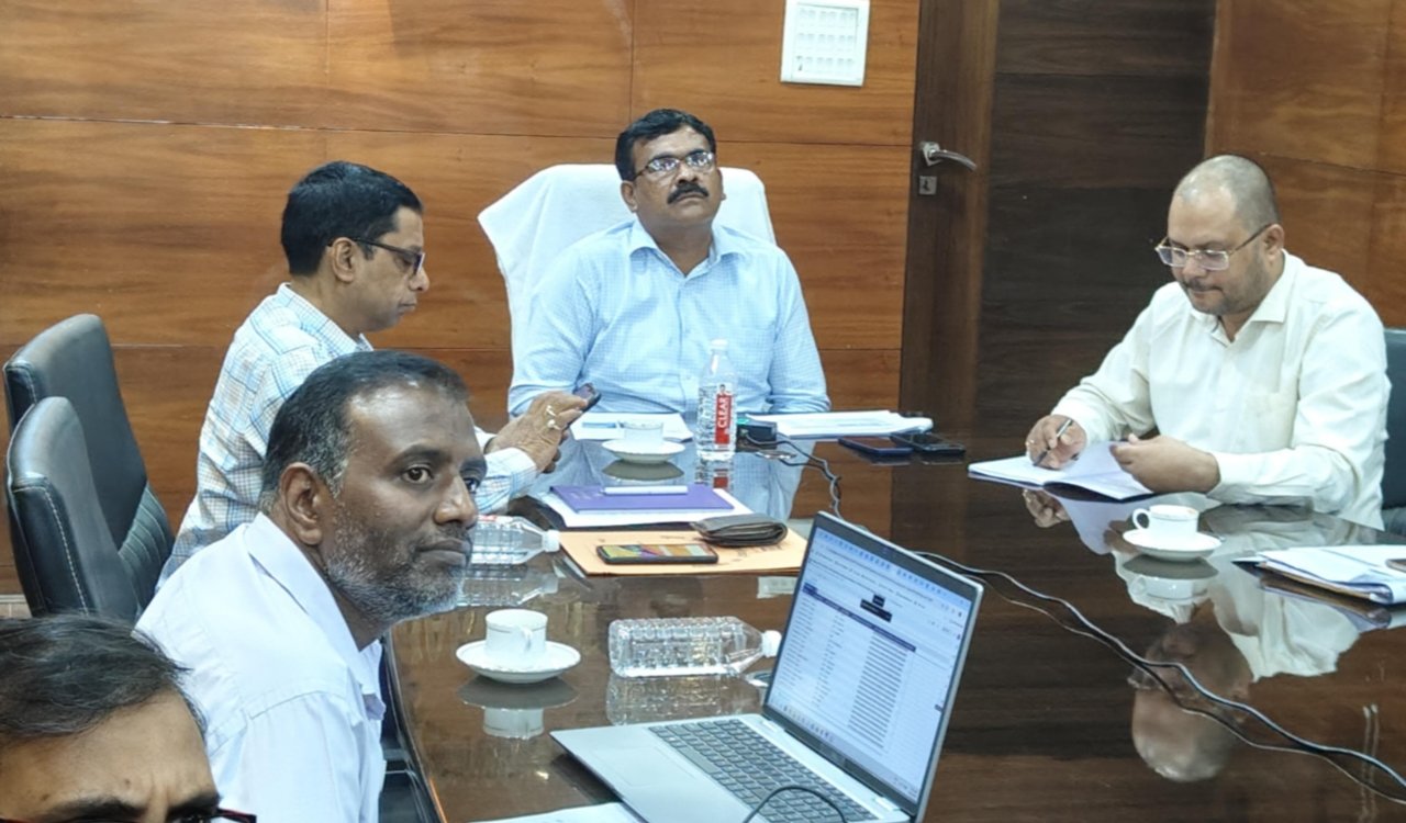 मुख्य निर्वाचन पदाधिकारी ने मतदाता सूची के गहन पुनरीक्षण को लेकर की समीक्षा बैठक, पैतृक मैपिंग पर दिया विशेष जोर 20251025_125652