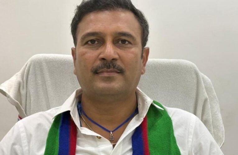 चाईबासा में एचआईवी संक्रमित रक्त कांड पर सुदेश महतो का हमला : कहा, सरकारी तंत्र की अमानवीय लापरवाही उजागर