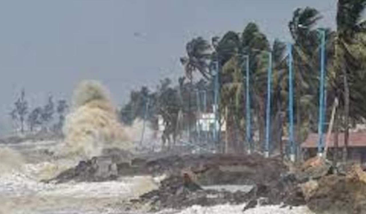 बंगाल की खाड़ी में बना चक्रवाती तूफान ‘मोंथा’, आंध्र तट से टकराने की चेतावनी : IMD 4 20251027 110205