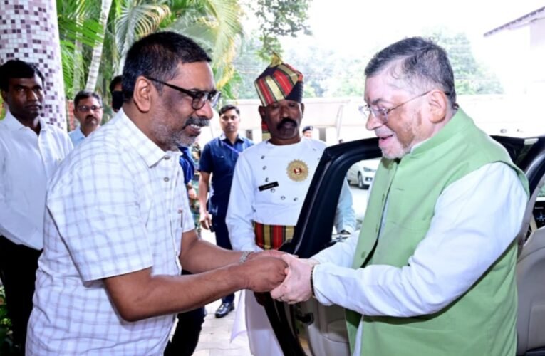 राज्यपाल ने मुख्यमंत्री को पुत्र के विवाह उपरांत आशीर्वाद समारोह के लिए आमंत्रित किया