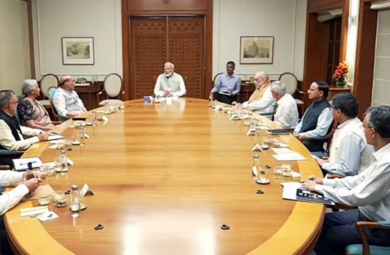 8वें वेतन आयोग का गठन: सुप्रीम कोर्ट की पूर्व न्यायाधीश रंजना प्रकाश देसाई बनीं अध्यक्ष, 1 जनवरी 2026 से लागू होने की उम्मीद