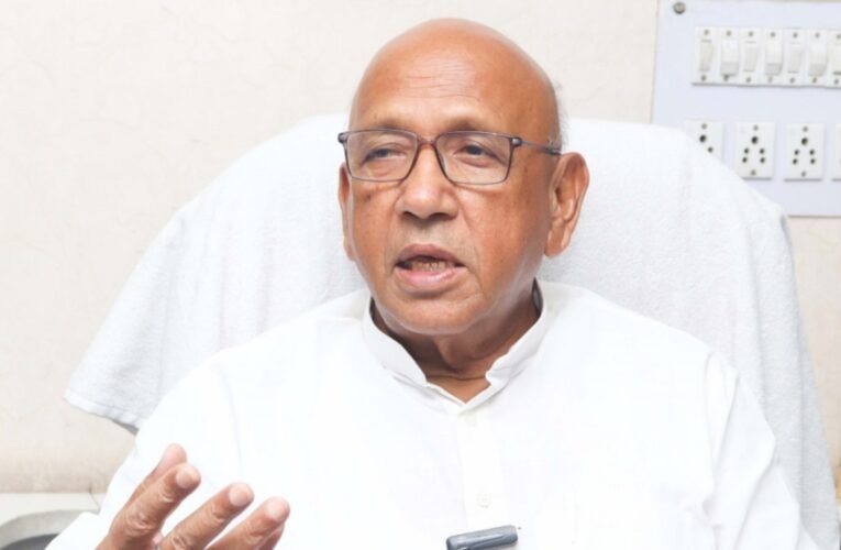 थैलीसीमिया पीड़ित बच्चों को HIV संक्रमित रक्त चढ़ाने की घटना पर बिफरे सरयू राय, सिविल सर्जन का निलंबन नाकाफी, स्वास्थ्य मंत्रालय और सचिवालय जिम्मेदार: सरयू राय