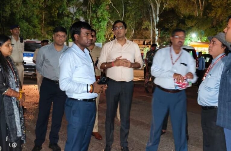 राज्य स्थापना दिवस समारोह की तैयारी तेज, उपायुक्त ने की समीक्षा बैठक और स्थल निरीक्षण