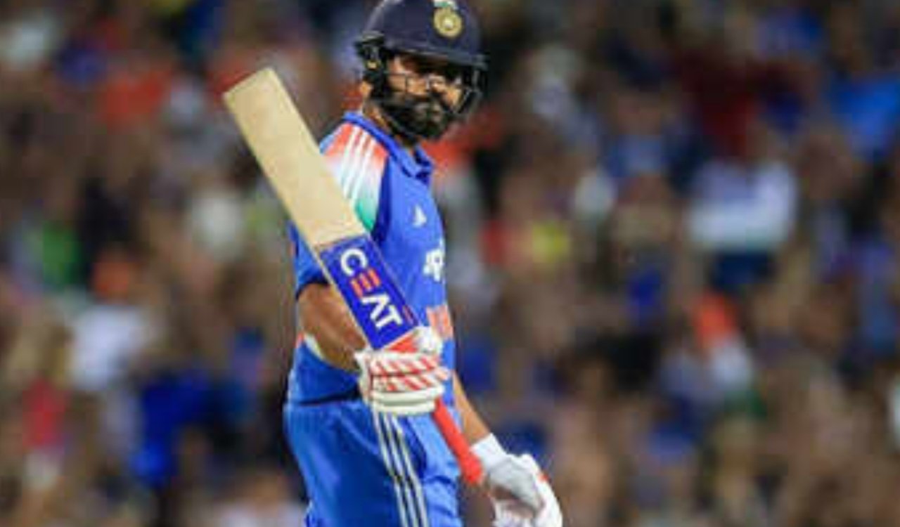 रोहित शर्मा ने रचा इतिहास: 38 साल की उम्र में बने ICC वनडे रैंकिंग के नंबर-1 बल्लेबाज, शुभमन गिल को पछाड़ा 6 20251029 214726