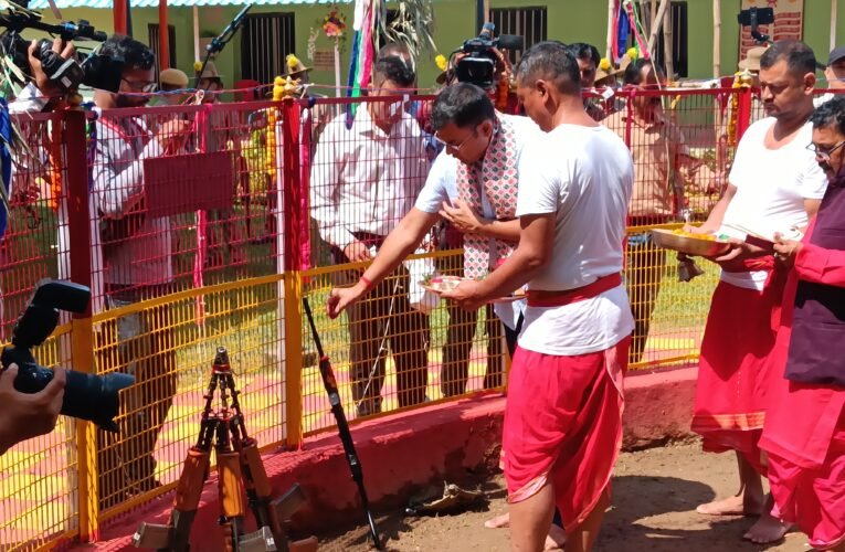 जैप-1 रांची में शौर्य और भक्ति का संगम… महानवमी पर कन्या पूजन और फायरिंग से माँ को दी सलामी।