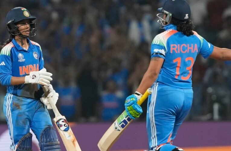 महिला विश्व कप फाइनल: शेफाली-दीप्ति की अर्धशतकीय पारी से भारत ने साउथ अफ्रीका को दिया 299 रनों का लक्ष्य