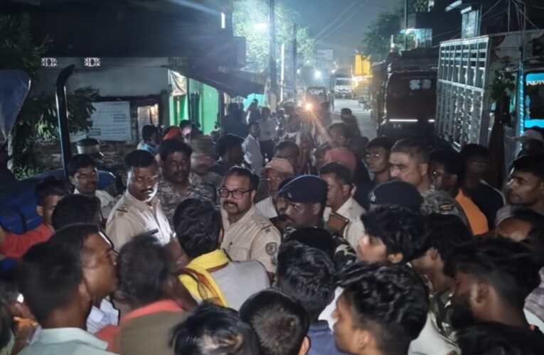 दुलमी के होहद गांव के युवक की सड़क दुर्घटना में दर्दनाक मौत, आक्रोशित ग्रामीणों ने किया सड़क जाम