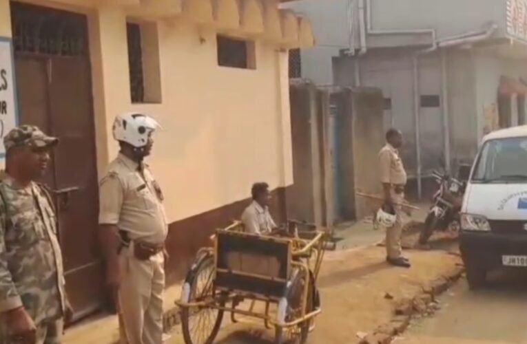 दुबई में बैठे वासेपुर डॉन प्रिंस खान की जड़ें खोदने में जुटी पुलिस, सुबह से ही 30 ठिकानों पर छापामारी अभियान