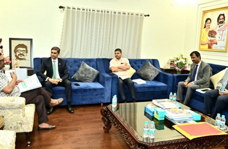 मुख्यमंत्री हेमन्त सोरेन से इंडियन बैंक के शीर्ष अधिकारियों की शिष्टाचार भेंट
