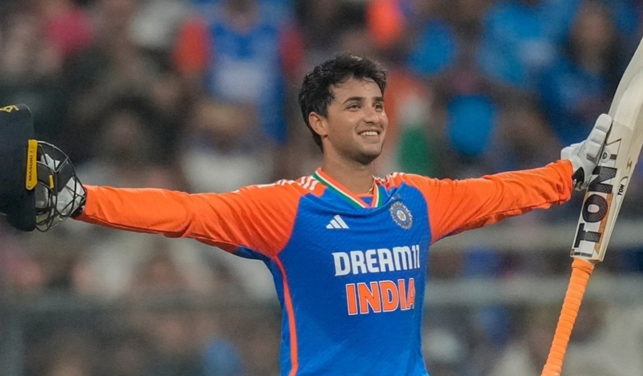 गाबा में अभिषेक शर्मा का धमाका: T20I में सबसे कम गेंदों में 1000 रन पूरे करने वाले दुनिया के पहले बल्लेबाज 8 20251108 161244