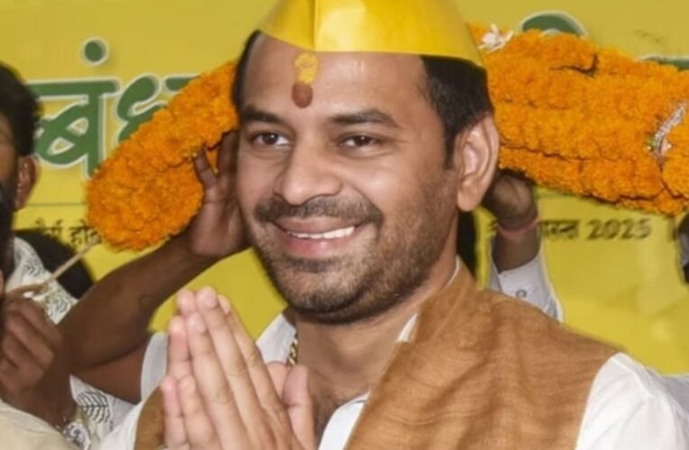 बिहार चुनावी हलचल: तेज प्रताप यादव को Y+ सुरक्षा, BJP के रवि किशन से नजदीकी पर सियासी अटकलें तेज