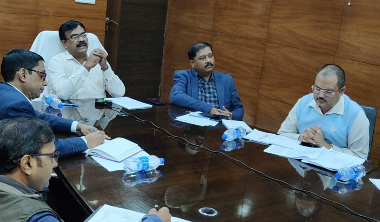 मुख्य निर्वाचन पदाधिकारी ने की मतदाता सूची गहन पुनरीक्षण की तैयारियों की समीक्षा की 20251110_133013