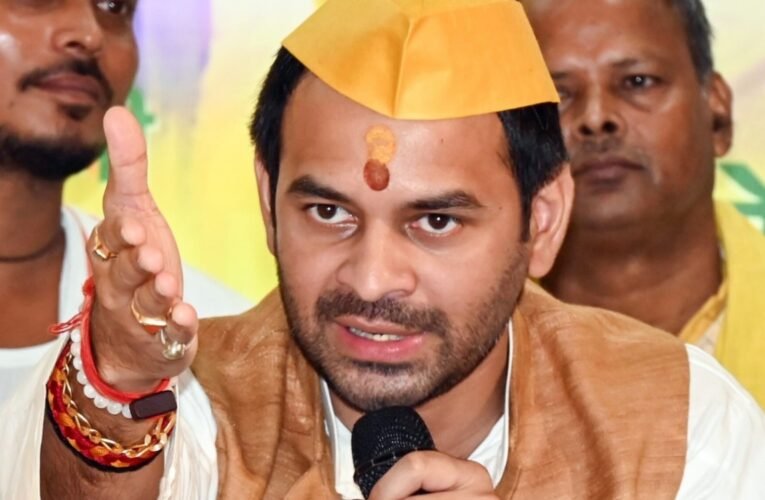 लालू परिवार में नई दरार: रोहिणी आचार्य के राजनीति छोड़ने के ऐलान के बाद भड़के तेज प्रताप, संजय-रमीज पर लगाए आरोप