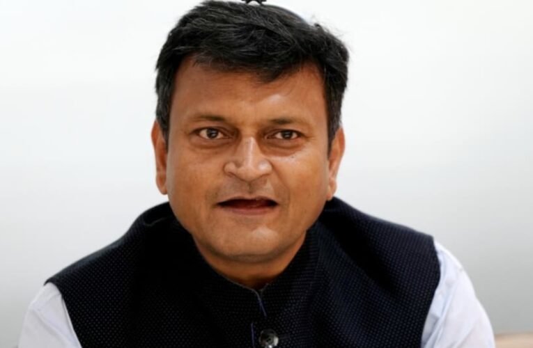 बीजेपी प्रवक्ता डॉ. अजय आलोक के पोस्ट “अब नया बम झारखंड में, हेमंत अब जीवंत होंगे” से झारखंड की राजनीति में हलचल !