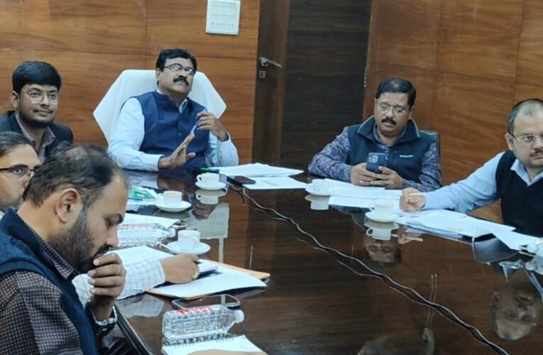 मतदाता सूची की पैतृक मैपिंग में तेजी लाने के निर्देश, CEO के. रवि कुमार ने की ईआरओ के साथ समीक्षा बैठक