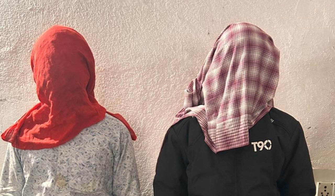 पलामू से 1.490 किलो अवैध गांजा के साथ दो तस्कर गिरफ्तार, स्कॉर्पियो गाड़ी जब्त 4 20251118 212536