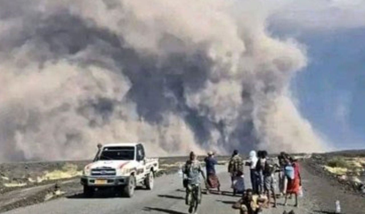 इथियोपिया के ज्वालामुखी विस्फोट से दिल्ली समेत उत्तर भारत में छाया जहरीला स्मॉग, AQI 400 पार, कई फ्लाइट्स डायवर्ट-कैंसल 8 20251125 130545