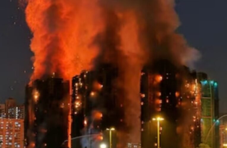 हॉन्ग कॉन्ग: ताई पो के वांग फुक कोर्ट में भीषण आग, 44 की मौत, 300 से अधिक लापता