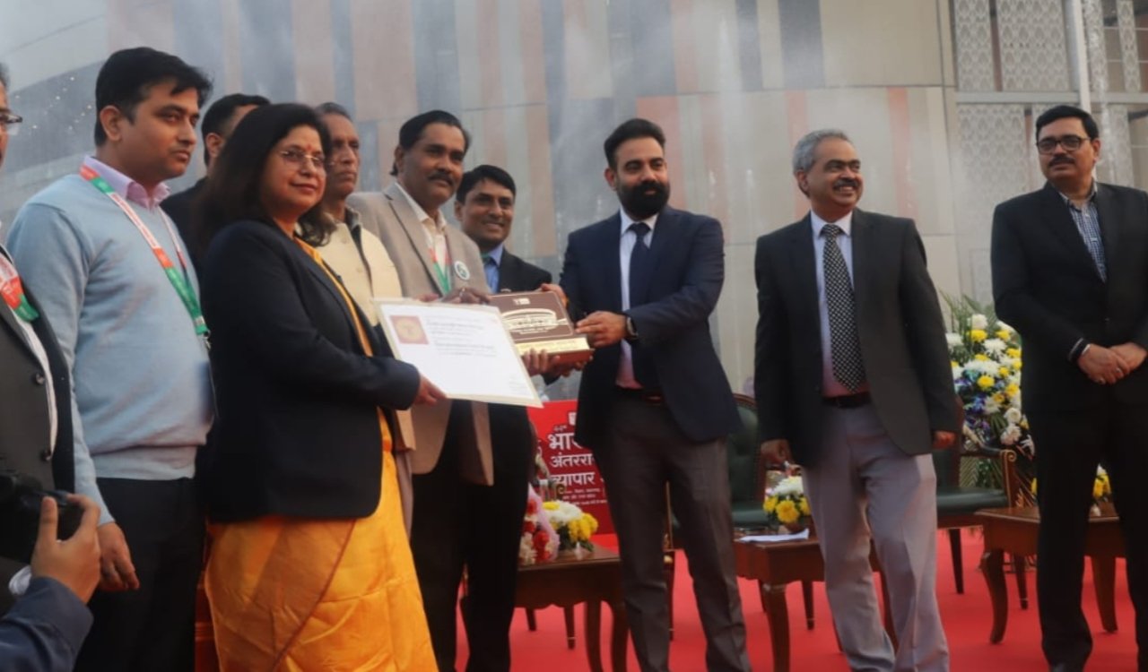 झारखंड को IITF 2025 में मिला स्वर्ण पदक, फोकस स्टेट के रूप में बना पूरे मेले का सितारा 4 20251127 203803