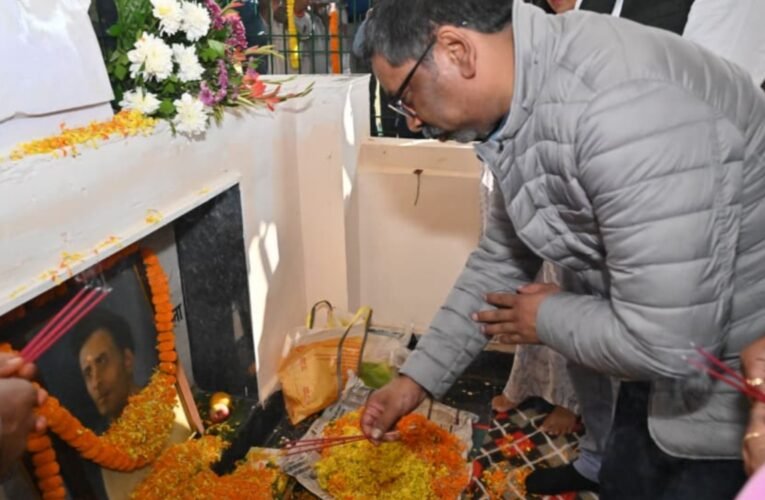 मुख्यमंत्री हेमन्त सोरेन ने शहीद सोबरन सोरेन के 68वें शहादत दिवस पर दी श्रद्धांजलि