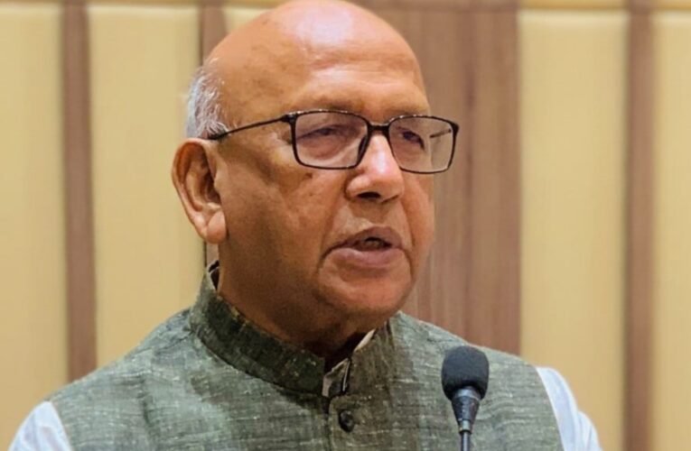सरकार की दूसरी पाली की पहली वर्षगांठ पर सरयू राय का तीखा हमला: “मुख्यालय से उपलब्धियाँ घोषित होती रहेंगी, ज़मीन पर क़ब्रगाह बनती रहेगी”