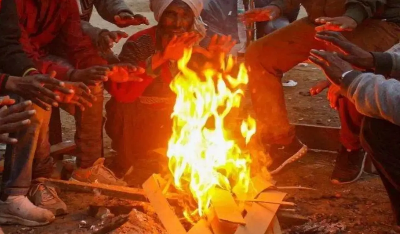 झारखंड में आज ठंड बढ़ेगी, सुबह कोहरे का अलर्ट, रांची समेत अधिकांश जिलों में तापमान में गिरावट 20251129_082709