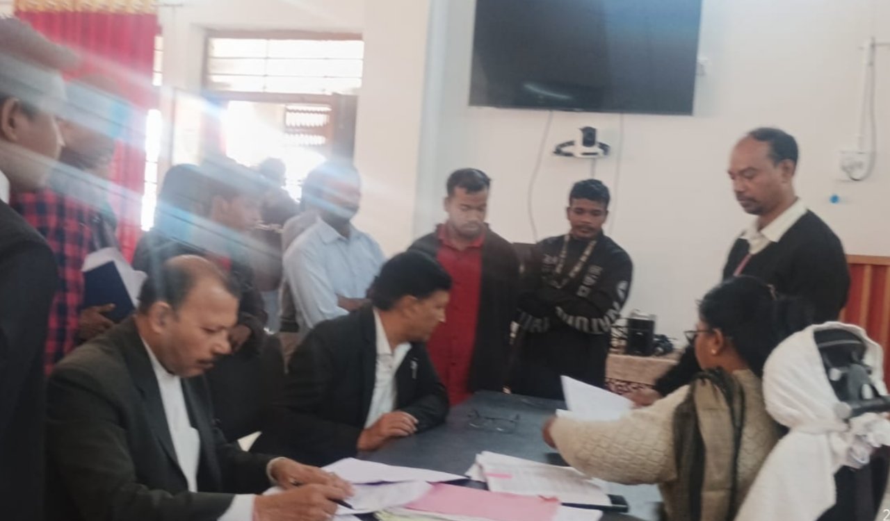 सिमडेगा में लोक अदालत का सफल आयोजन, 76 मामले निपटाए, विद्युत बकाया में 4.12 लाख का समझौता 6 20251130 070319